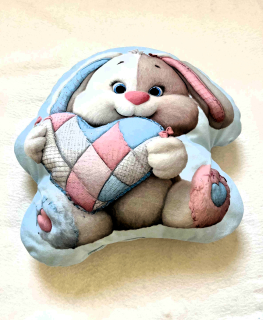 Polštářek 3D - zajíc se srdíčkem 